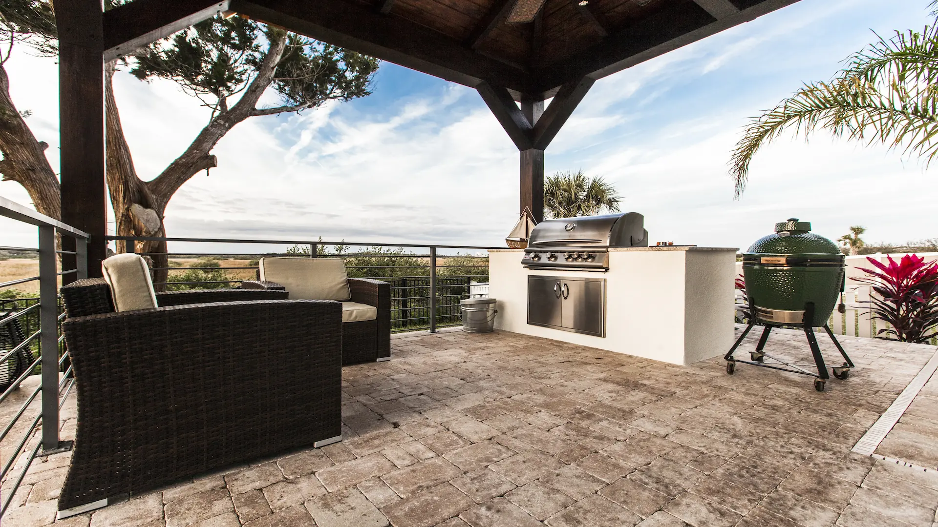 Custom Outdoor Kitchen Designs - Amelia Outdoors