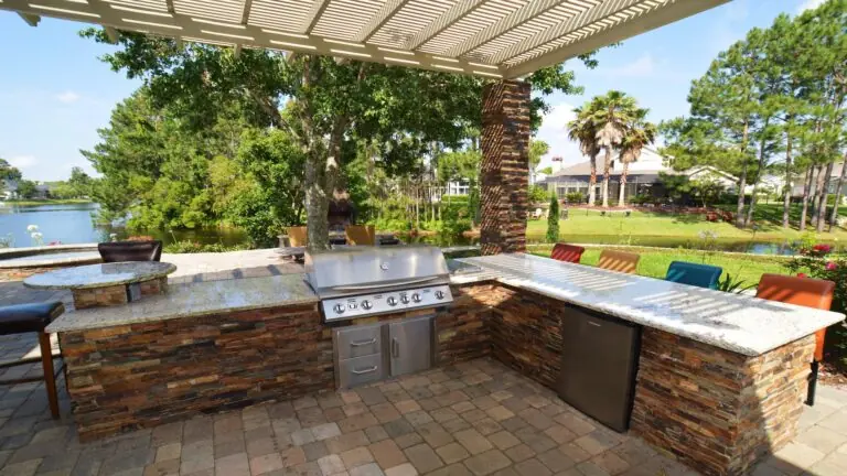 Custom Outdoor Kitchens Designed for You