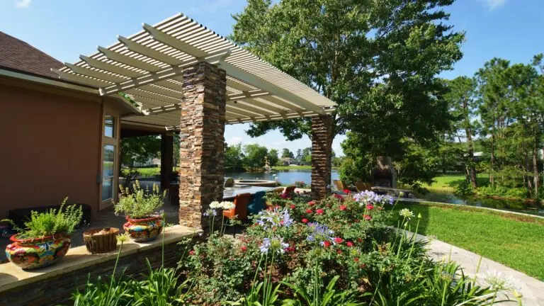 Outdoor Grill and Bar - Greenscape Getaway designed by Amelia Outdoors