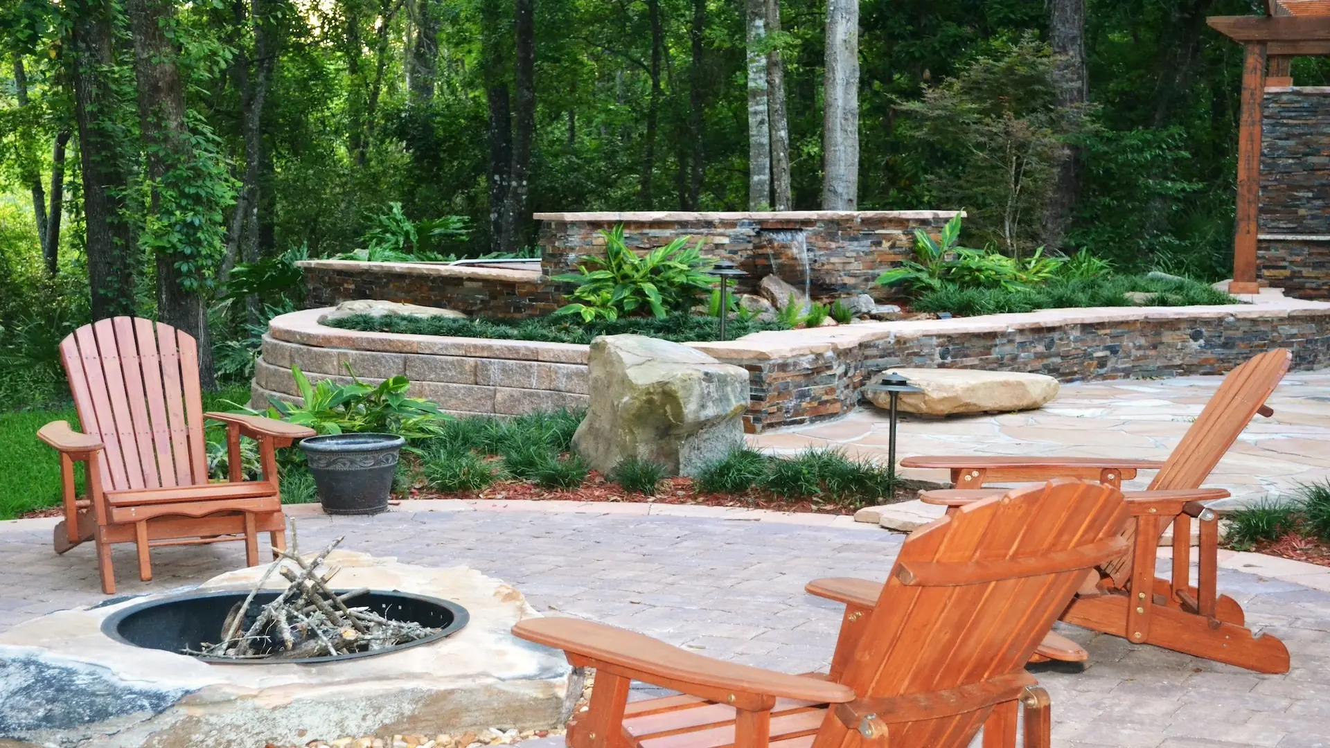 Custom Pool with Water Feature - Poolside Escape an Amelia Outdoors Design