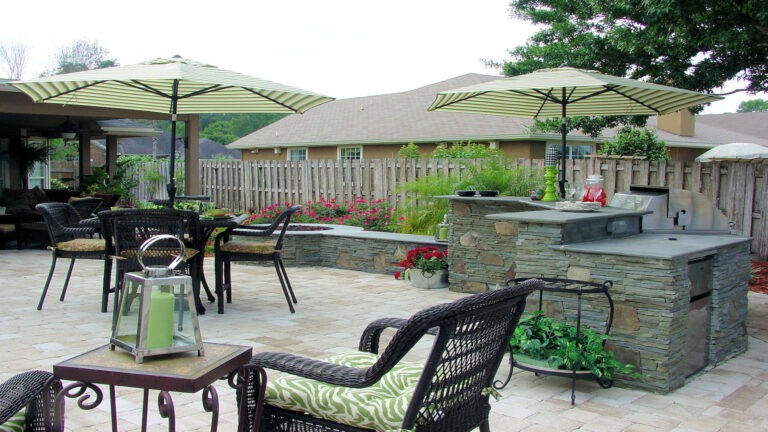 Outdoor Kitchen and Pool - Amelia Outdoors | Coral Cove