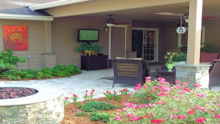 Outdoor Kitchen and Pool - Amelia Outdoors | Coral Cove