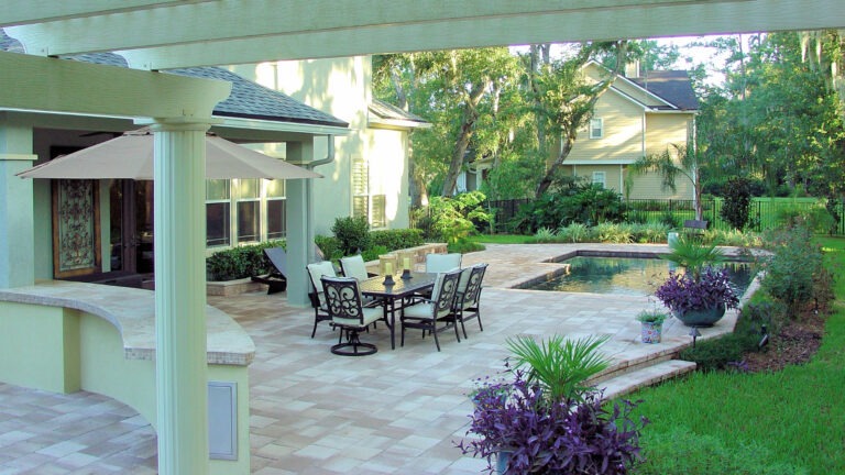 Outdoor Kitchen Design - Nassau Nook an Amelia Outdoors Design.