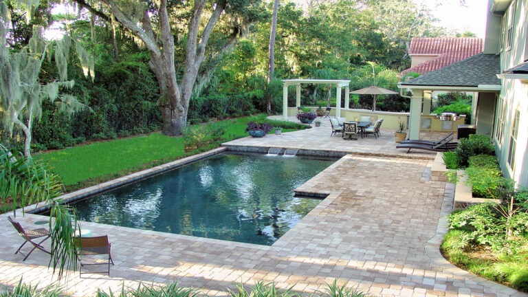 Outdoor Kitchen Design - Nassau Nook an Amelia Outdoors Design.