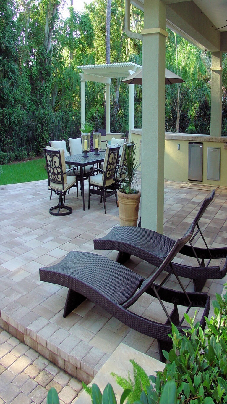 Outdoor Kitchen Design - Nassau Nook an Amelia Outdoors Design.