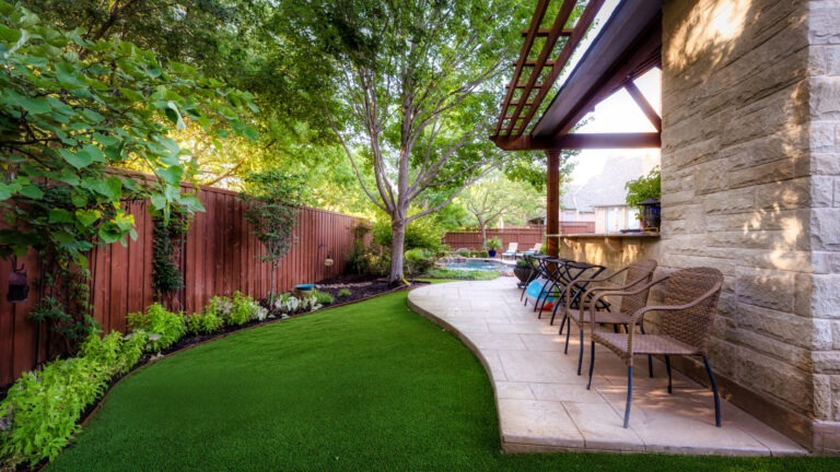 Artificial Turf Backyard - Amelia Outdoors